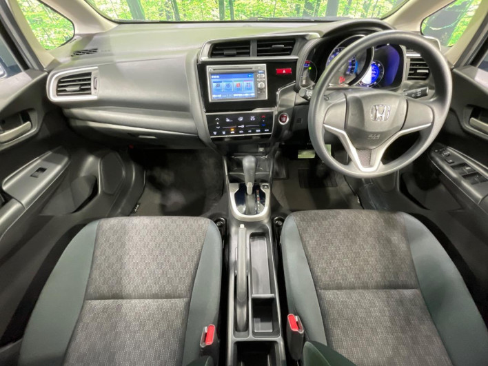 2015 Honda Fit DBA-GK3 (UW-69f80d22e415f)[22]