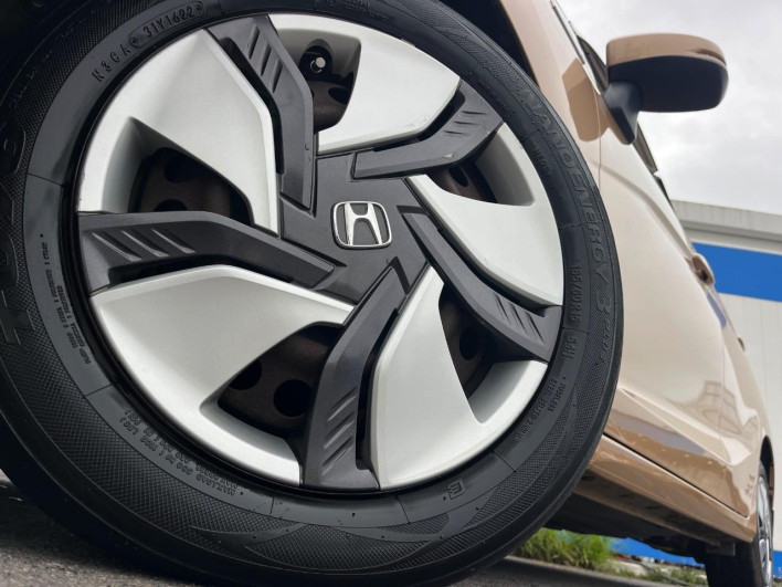 2013 Honda Fit Hybrid DAA-GP5 (UW-69f80d2405e79)[7]