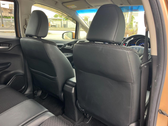 2013 Honda Fit Hybrid DAA-GP5 (UW-69f80d2405e79)[17]