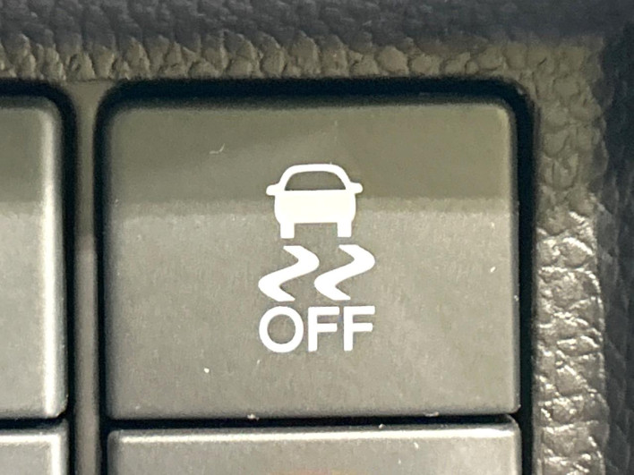 2015 Honda Fit Hybrid DAA-GP5 (UW-69f80d245069b)[28]