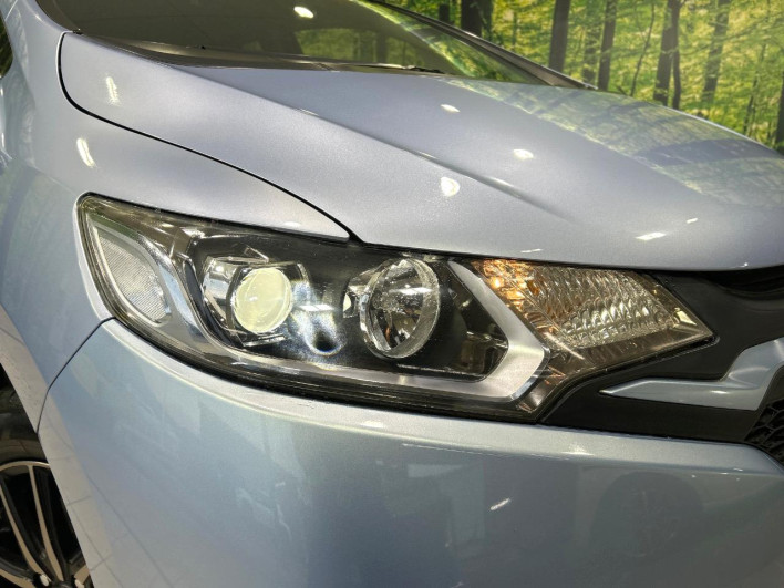 2015 Honda Fit Hybrid DAA-GP5 (UW-69f80d245069b)[22]