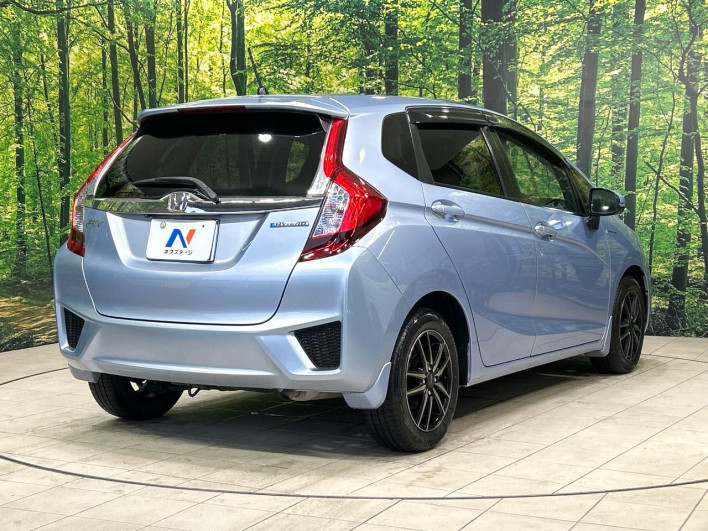 2015 Honda Fit Hybrid DAA-GP5 (UW-69f80d245069b)[8]