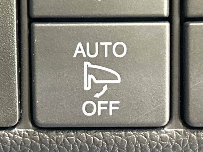 2015 Honda Fit Hybrid DAA-GP5 (UW-69f80d245069b)[29]