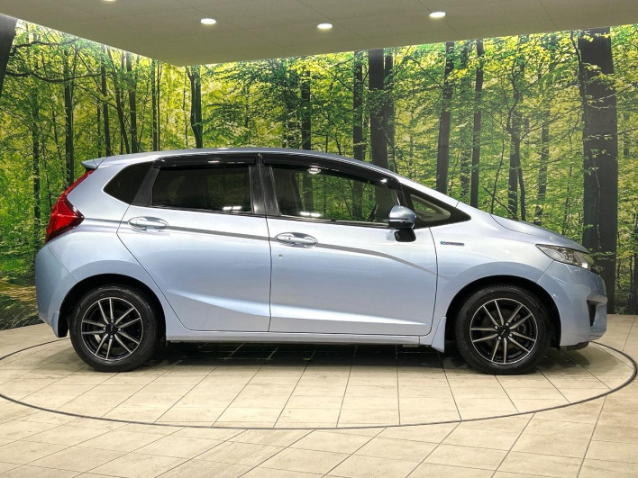 2015 Honda Fit Hybrid DAA-GP5 (UW-69f80d245069b)[7]