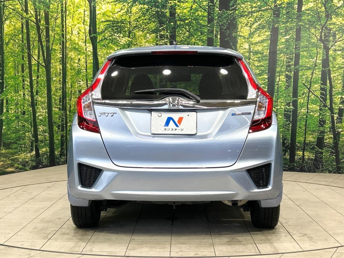 2015 Honda Fit Hybrid DAA-GP5 (UW-69f80d245069b)[9]