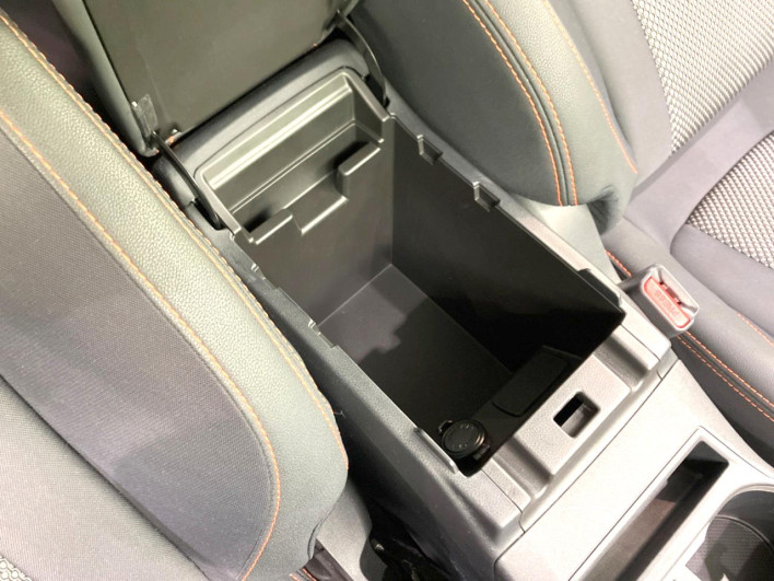 2017 Subaru XV DBA-GT7 (UW-69f80d2ab5f61)[20]