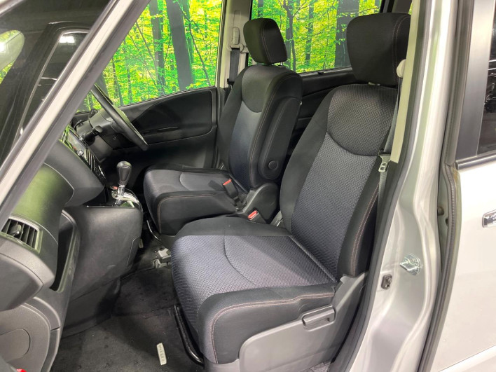 2013 Nissan Serena DAA-HFC26 (UW-69f80d3233220)[24]