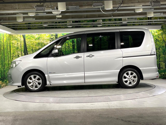 2013 Nissan Serena DAA-HFC26 (UW-69f80d3233220)[12]