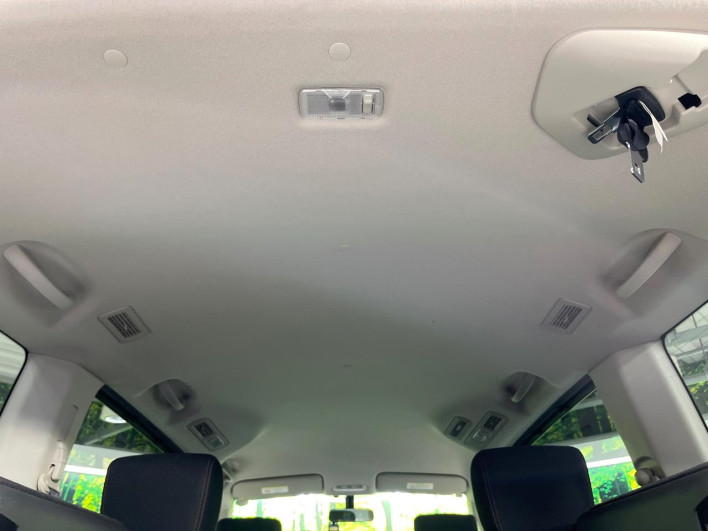 2013 Nissan Serena DAA-HFC26 (UW-69f80d3233220)[15]