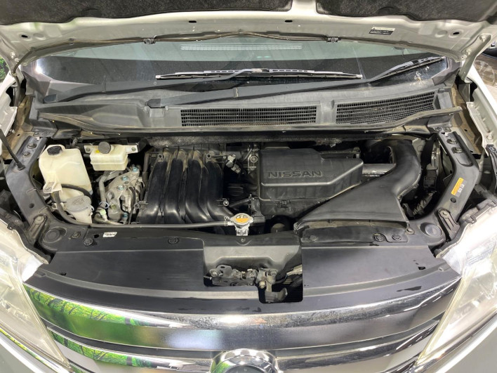 2013 Nissan Serena DAA-HFC26 (UW-69f80d3233220)[4]