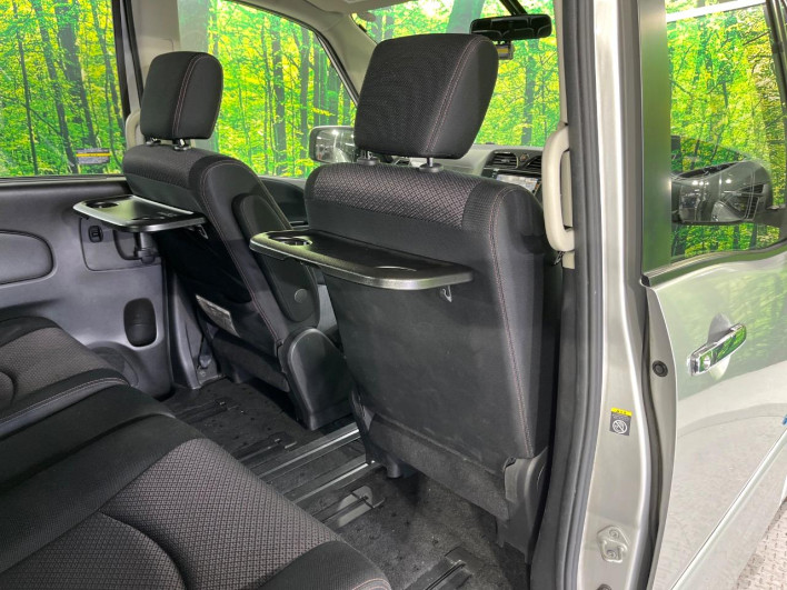 2013 Nissan Serena DAA-HFC26 (UW-69f80d3233220)[26]