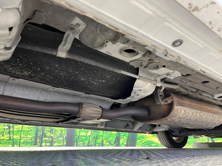 2013 Nissan Serena DAA-HFC26 (UW-69f80d3233220)[20]
