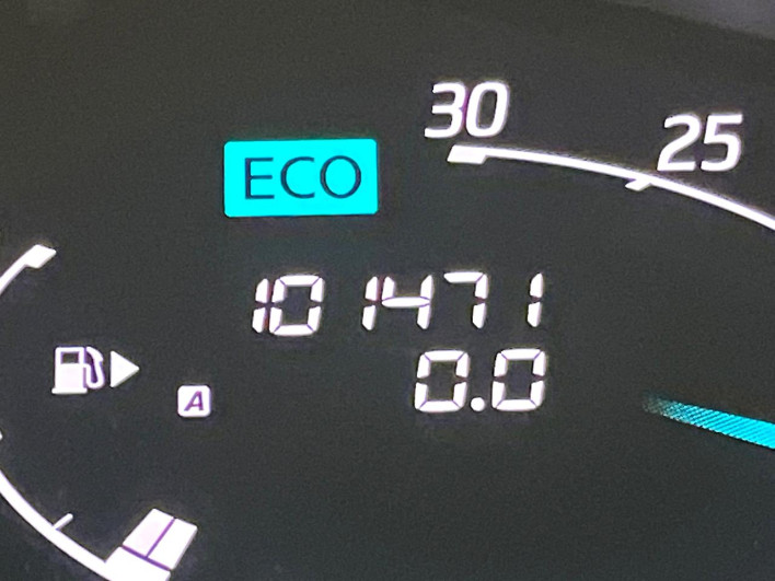 2014 Nissan Serena DAA-HFC26 (UW-69f80d32def84)[2]