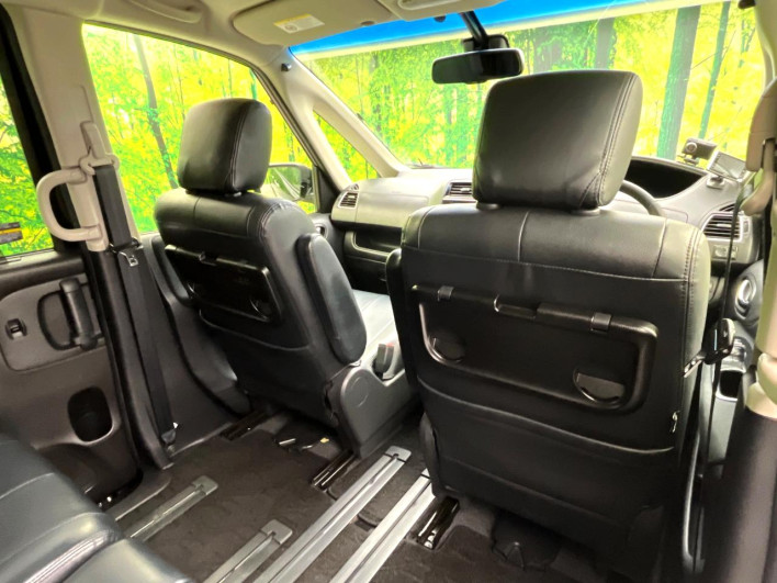 2014 Nissan Serena DAA-HFC26 (UW-69f80d32def84)[26]