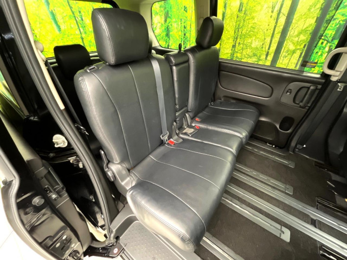 2014 Nissan Serena DAA-HFC26 (UW-69f80d32def84)[27]