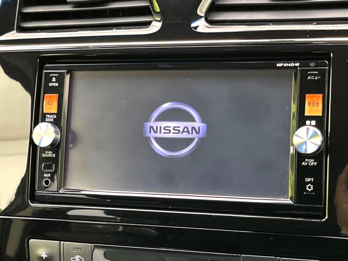 2014 Nissan Serena DAA-HFC26 (UW-69f80d32def84)[16]
