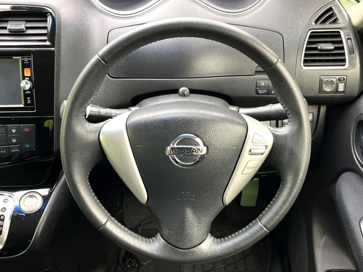 2014 Nissan Serena DAA-HFC26 (UW-69f80d32def84)[23]