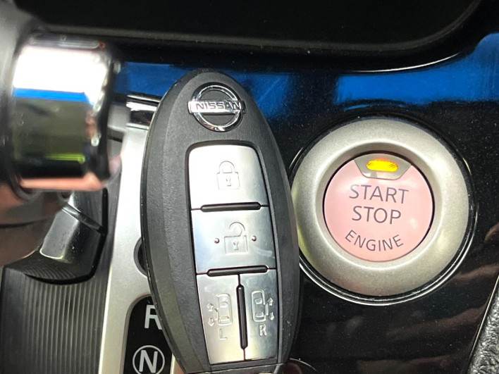 2014 Nissan Serena DAA-HFC26 (UW-69f80d32def84)[20]