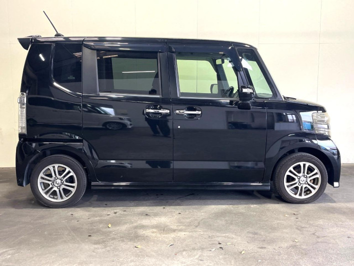 2014 Honda N-BOX CUSTOM DBA-JF1 (UW-69f80d3f000db)[20]