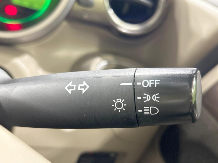 2014 Honda N-BOX DBA-JF1 (UW-69f80d40704e0)[28]