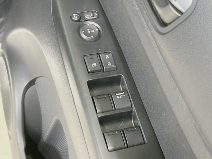 2015 Honda N-BOX DBA-JF1 (UW-69f80d4144834)[16]