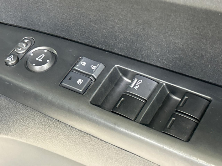 2016 Honda N-BOX DBA-JF1 (UW-69f80d42b2410)[25]