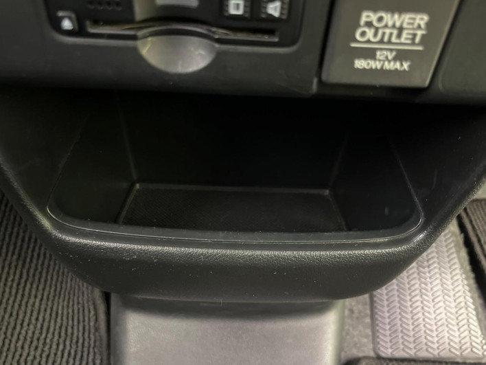 2016 Honda N-BOX CUSTOM DBA-JF1 (UW-69f80d458fcbd)[18]