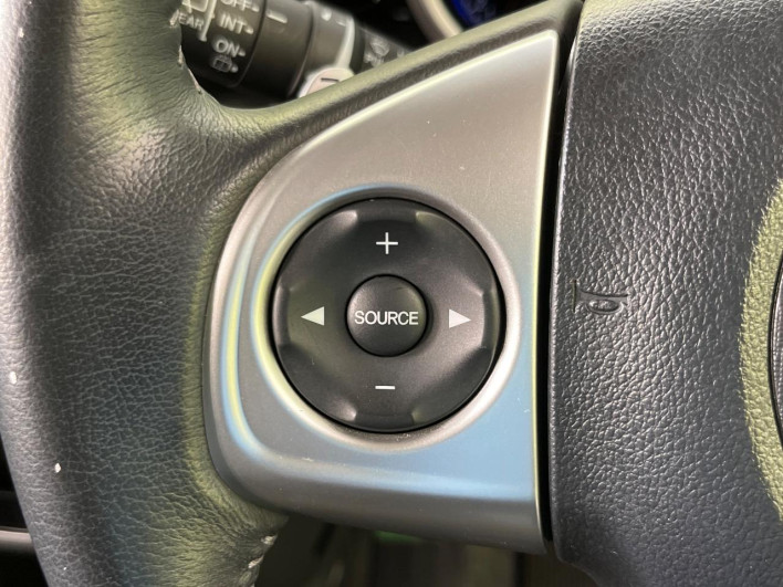 2016 Honda N-BOX CUSTOM DBA-JF1 (UW-69f80d458fcbd)[13]