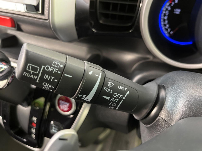 2016 Honda N-BOX CUSTOM DBA-JF1 (UW-69f80d458fcbd)[11]