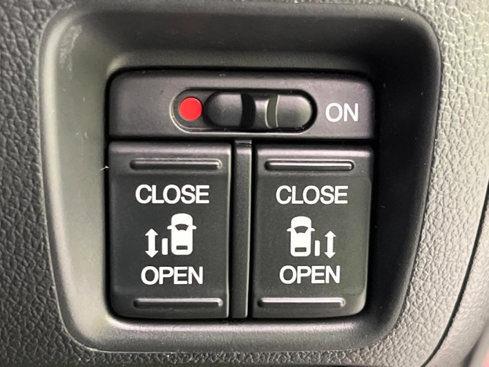 2016 Honda N-BOX CUSTOM DBA-JF1 (UW-69f80d458fcbd)[7]