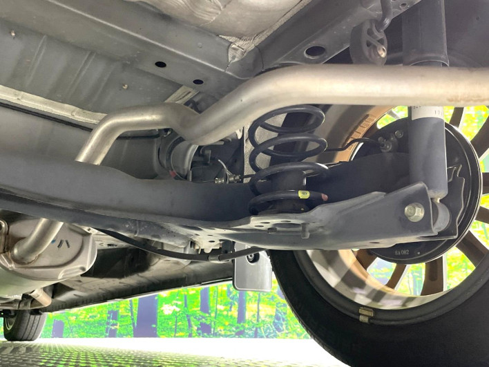 2018 Honda N-BOX CUSTOM DBA-JF3 (UW-69f80d4796bc4)[10]
