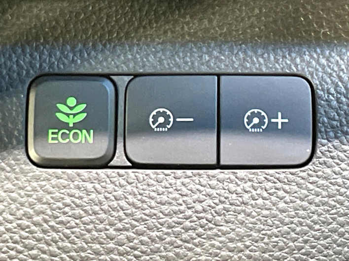 2018 Honda N-BOX CUSTOM DBA-JF3 (UW-69f80d4796bc4)[26]