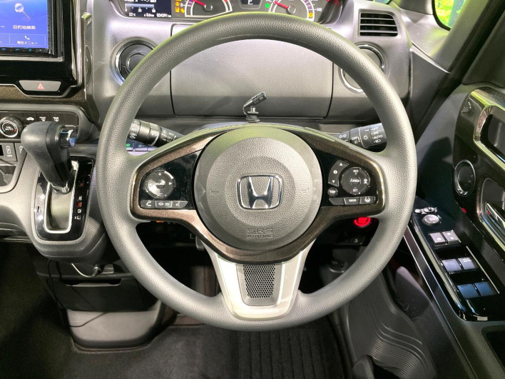 2018 Honda N-BOX CUSTOM DBA-JF3 (UW-69f80d4796bc4)[19]