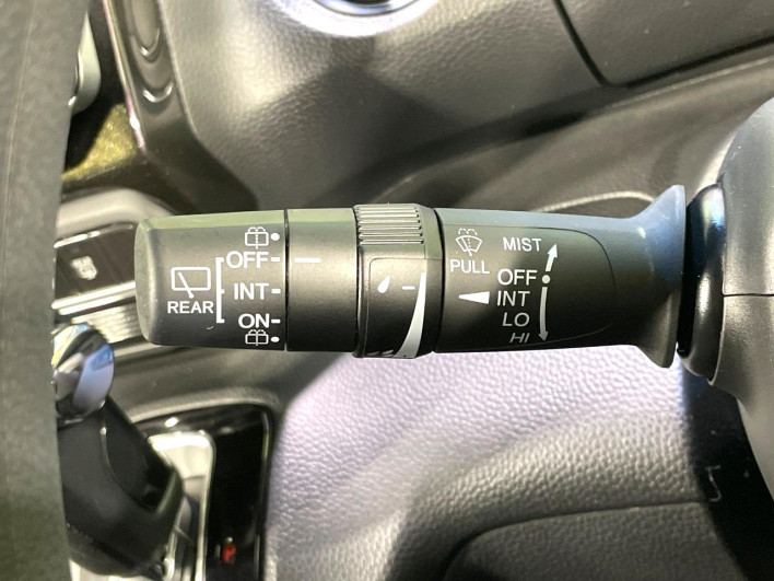 2018 Honda N-BOX CUSTOM DBA-JF3 (UW-69f80d4796bc4)[29]