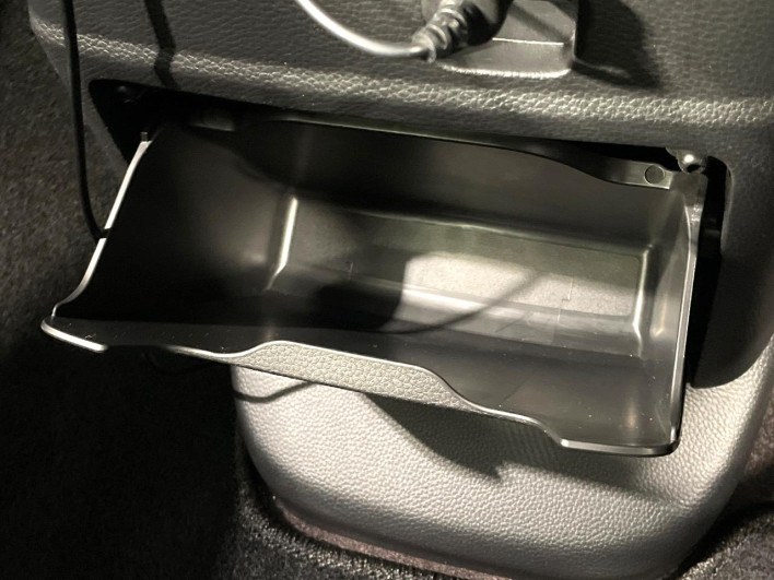 2018 Honda N-BOX CUSTOM DBA-JF3 (UW-69f80d4796bc4)[25]