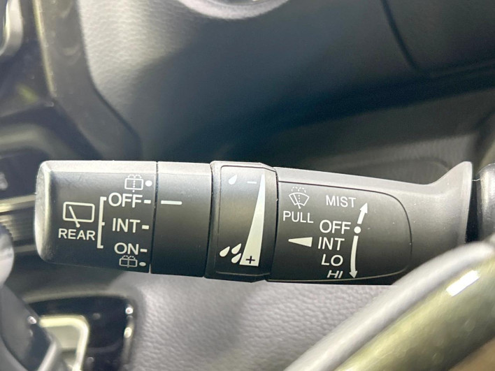 2018 Honda N-BOX CUSTOM DBA-JF3 (UW-69f80d4a0d0f4)[29]