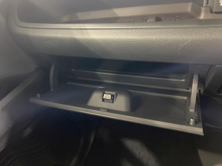 2018 Honda N-BOX CUSTOM DBA-JF3 (UW-69f80d4a0d0f4)[22]