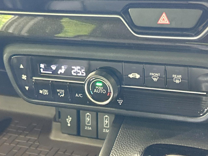 2018 Honda N-BOX CUSTOM DBA-JF3 (UW-69f80d4a0d0f4)[25]