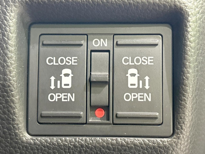 2018 Honda N-BOX CUSTOM DBA-JF3 (UW-69f80d4a0d0f4)[19]