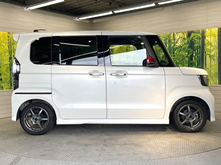 2019 Honda N-BOX CUSTOM DBA-JF3 (UW-69f80d4a86302)[12]