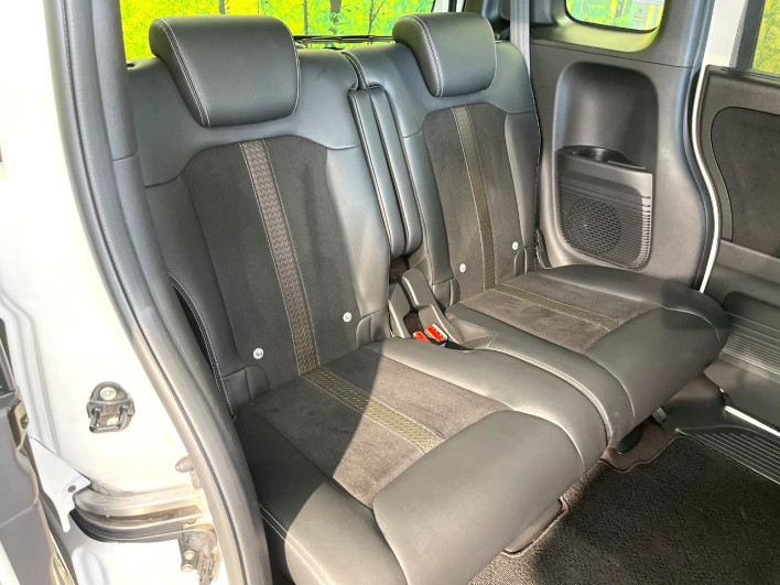 2019 Honda N-BOX CUSTOM DBA-JF3 (UW-69f80d4a86302)[26]