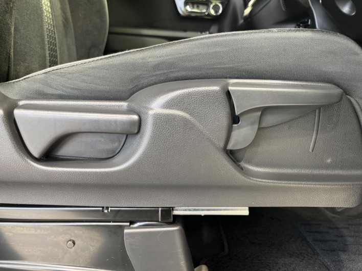 2023 Honda N-BOX CUSTOM 6BA-JF3 (UW-69f80d4f6790a)[29]