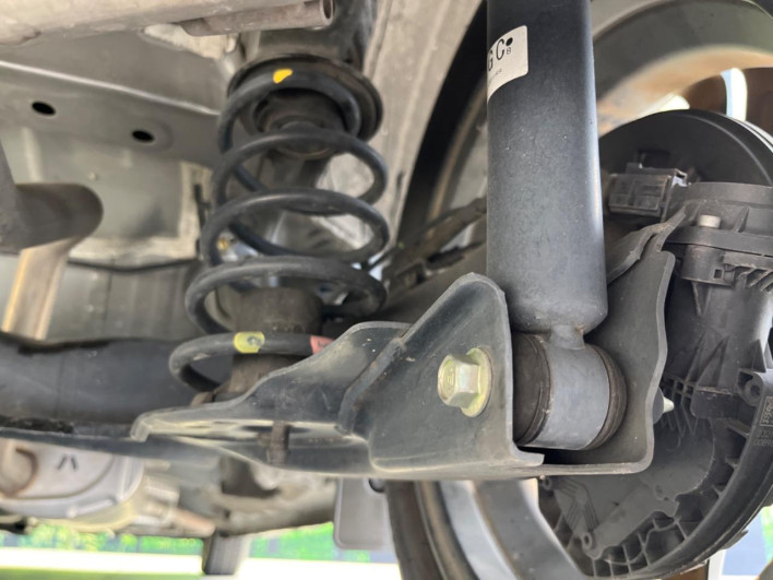 2023 Honda N-BOX CUSTOM 6BA-JF3 (UW-69f80d4f6790a)[17]