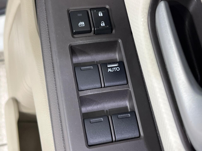 2019 Honda N-BOX DBA-JF4 (UW-69f80d50659df)[11]