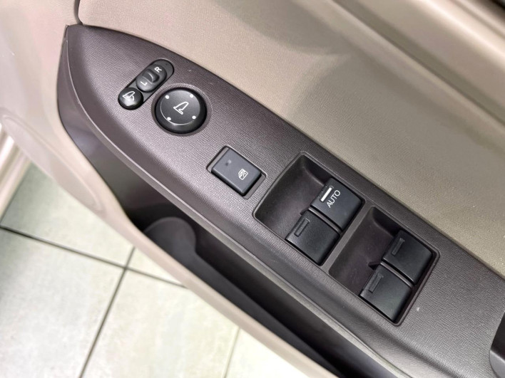 2013 Honda N-ONE DBA-JG1 (UW-69f80d5a3b2f2)[26]