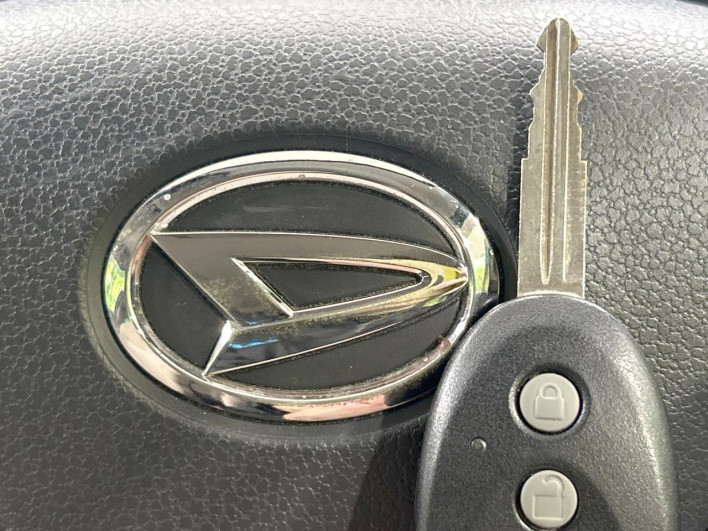 2013 Daihatsu Mirai Ease DBA-LA300S (UW-69f80d770f27e)[17]
