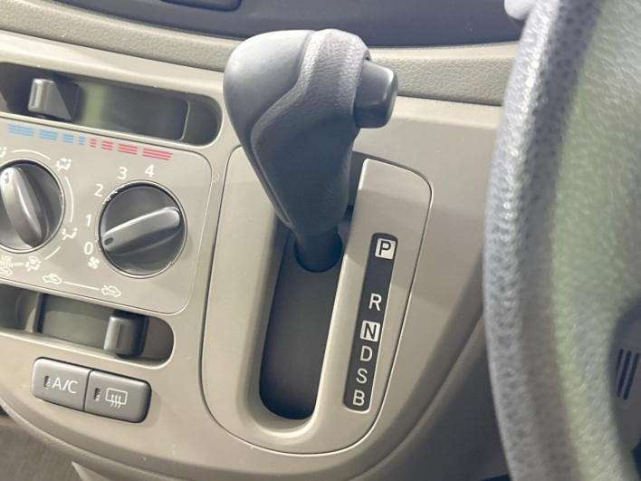 2013 Daihatsu Mirai Ease DBA-LA300S (UW-69f80d770f27e)[21]