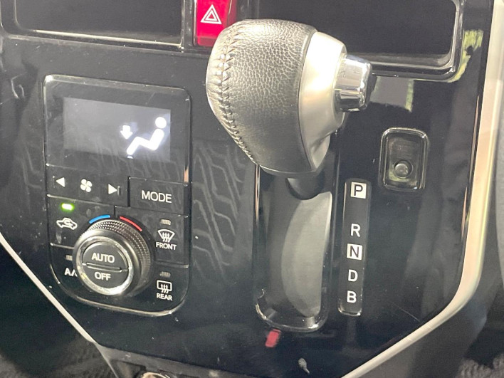 2017 Toyota Roomy DBA-M900A (UW-69f80d894675d)[21]