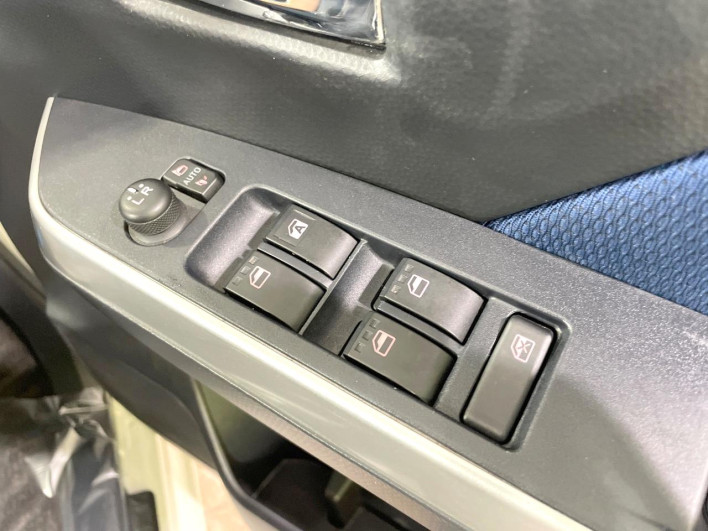 2017 Toyota Roomy DBA-M900A (UW-69f80d894675d)[12]