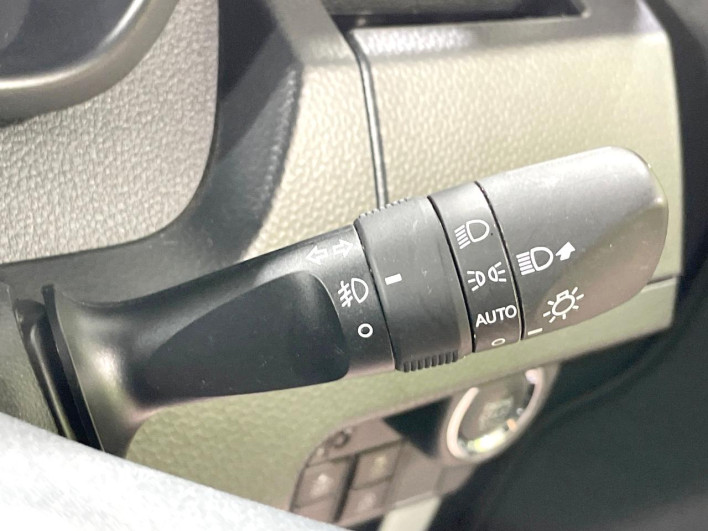 2017 Toyota Roomy DBA-M900A (UW-69f80d894675d)[16]